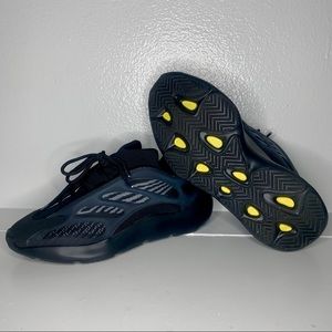 Men’s Yeezy 700 V3 Alvah Hype Fashion Sneakers
